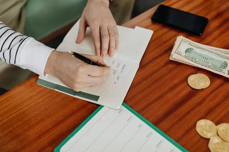3. Managing money without a banking app (Image Credits: Pexels)