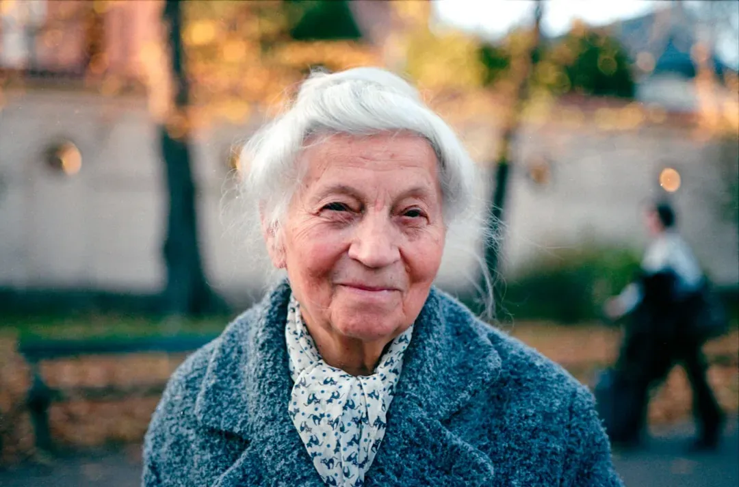Grandma's Advice Got Replaced by Google and TikTok (Image Credits: Unsplash)