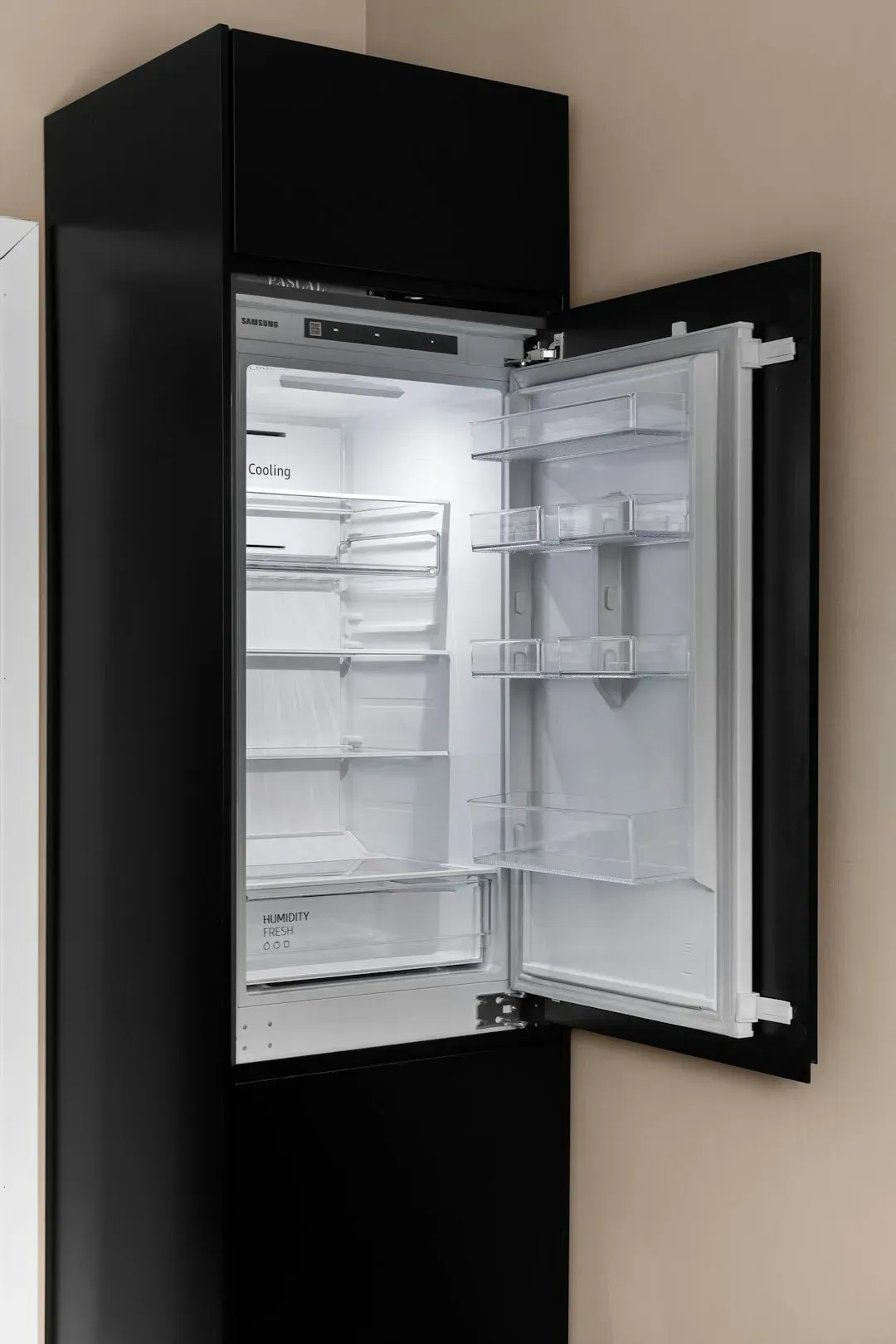3. Integrated appliances that disappear into cabinetry (Image Credits: Unsplash)