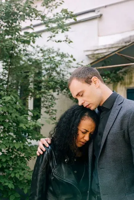 6. Losing Individual Identity Inside the Relationship (Image Credits: Pexels)