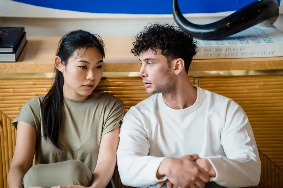 3. They ask follow-up questions instead of just listening (Image Credits: Pexels)