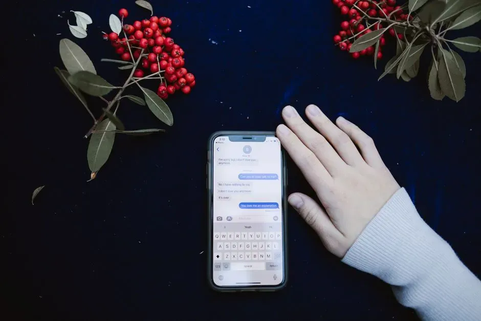 8. Ghosting mid conversation without explanation (Image Credits: Pexels)