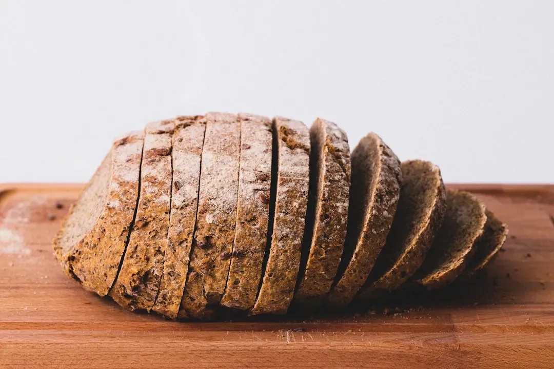 8. Mass-produced sliced bread from the bakery display (Image Credits: Unsplash)
