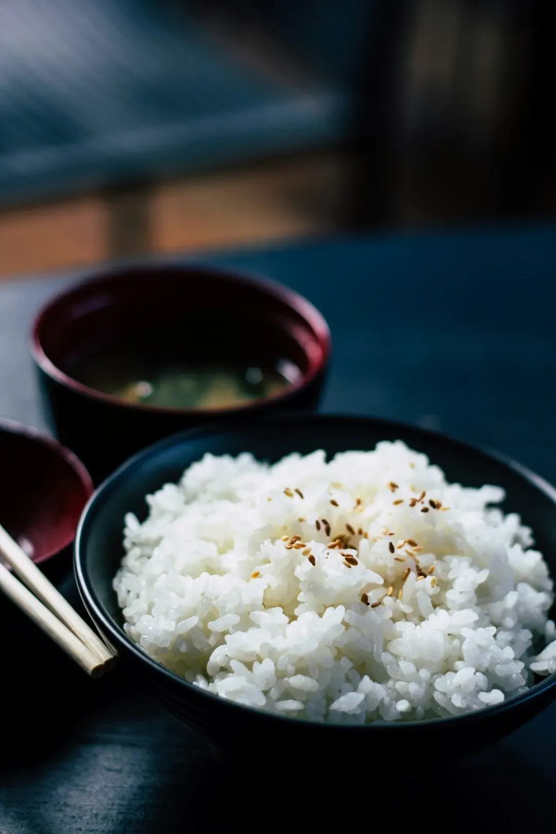 Rice: the quiet backbone of a cheap dinner (Image Credits: Unsplash)