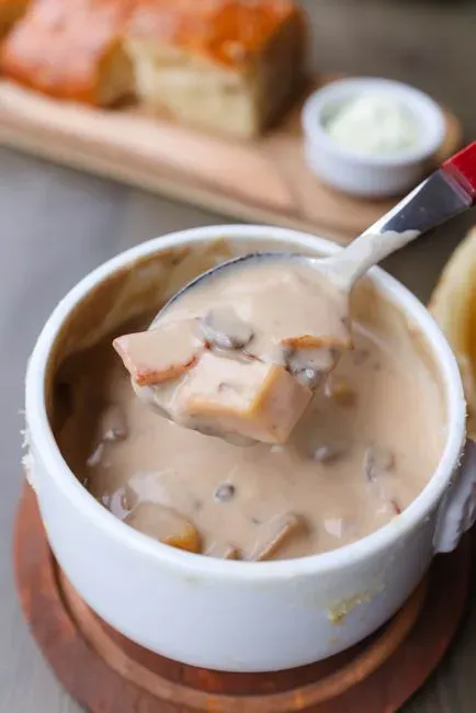 2. Loaded baked potato soup (Image Credits: Pexels)