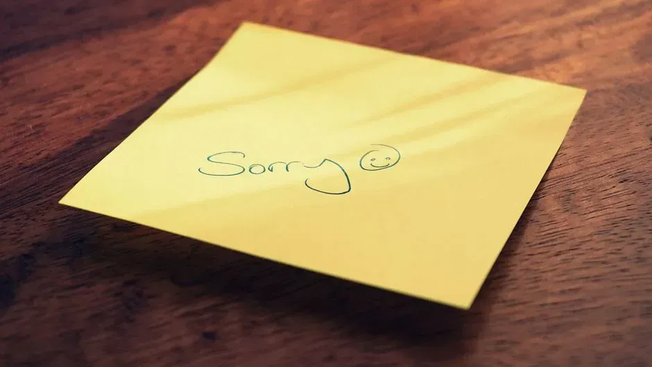 7. The ability to apologize without excuses (Image Credits: Pexels)