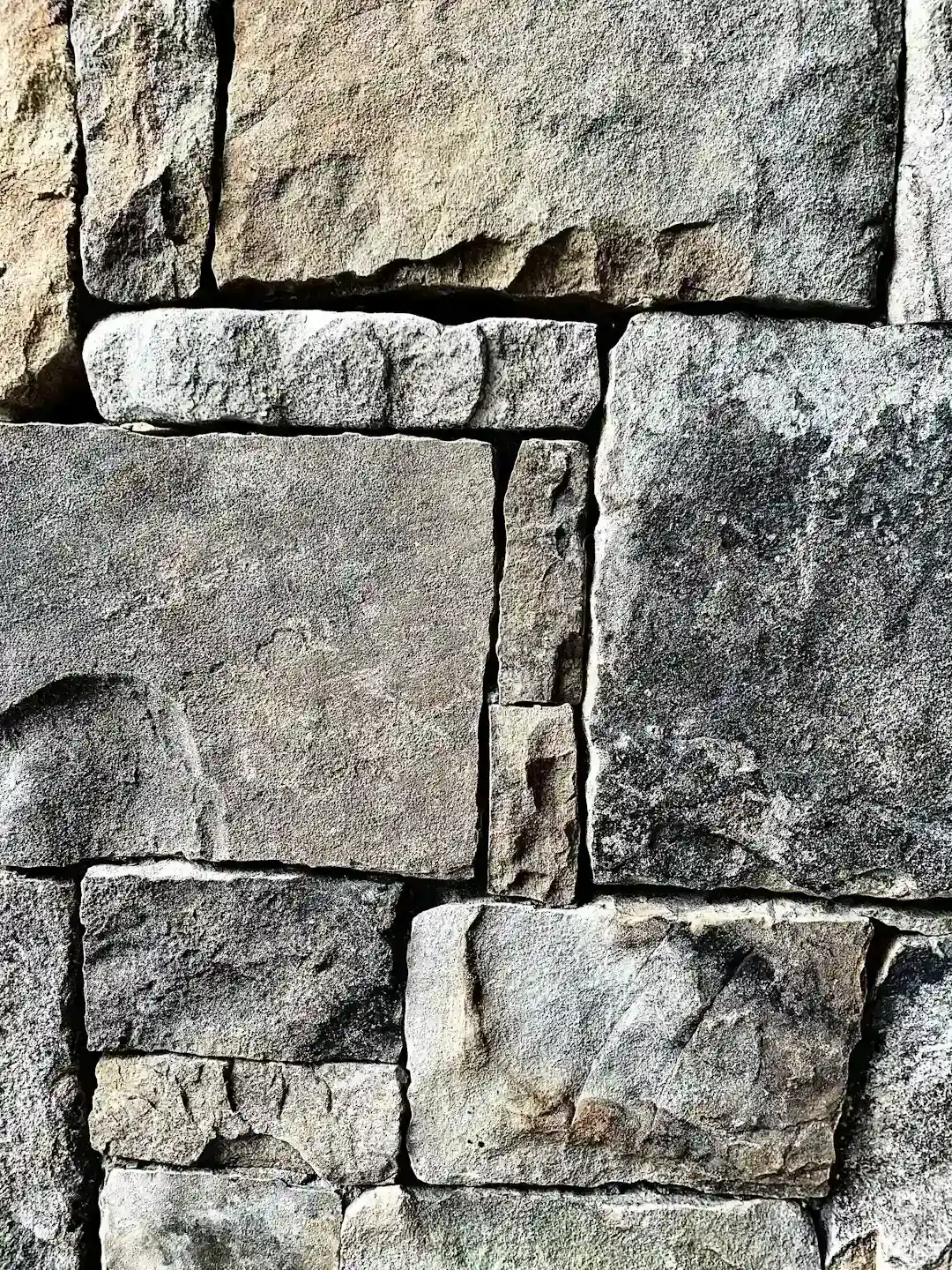 Natural stone is winning over budget-conscious buyers who want texture (Image Credits: Unsplash)