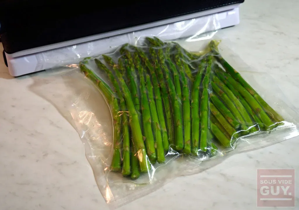 4. Vacuum Sealing to Extend Shelf Life (sousvideguy, Flickr, <a href="https://creativecommons.org/licenses/by/2.0/" target="_blank" rel="noopener">CC BY 2.0</a>)