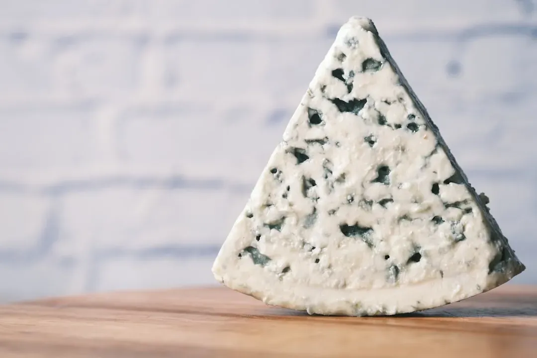 Blue cheese and honey (Image Credits: Unsplash)