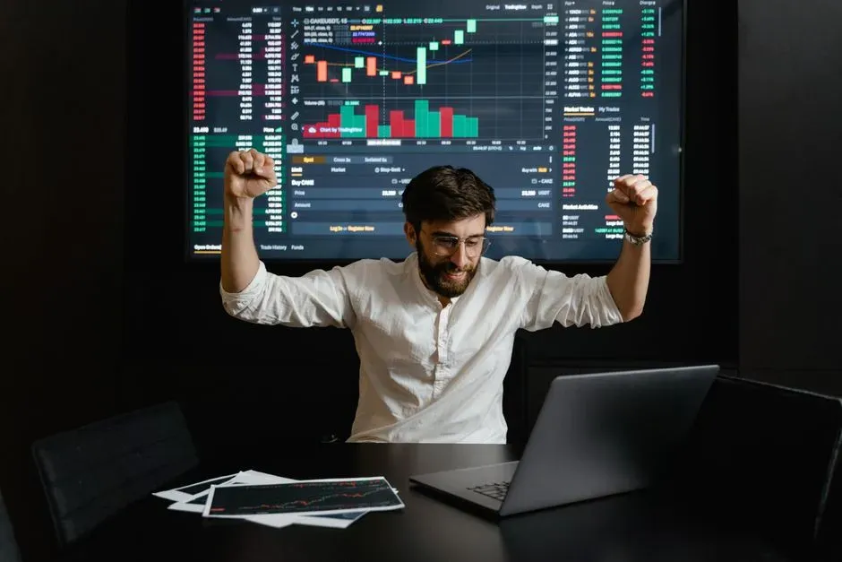 9. You can imagine holding through a downturn without panicking (Image Credits: Pexels)