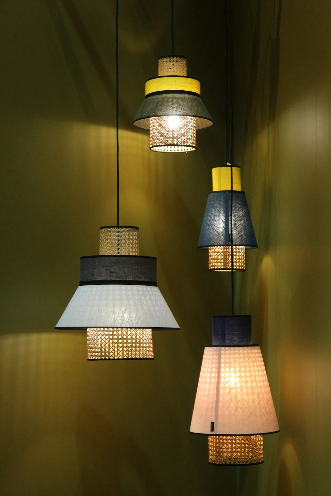 6. Add layered lighting instead of one overhead fixture (Image Credits: Unsplash)