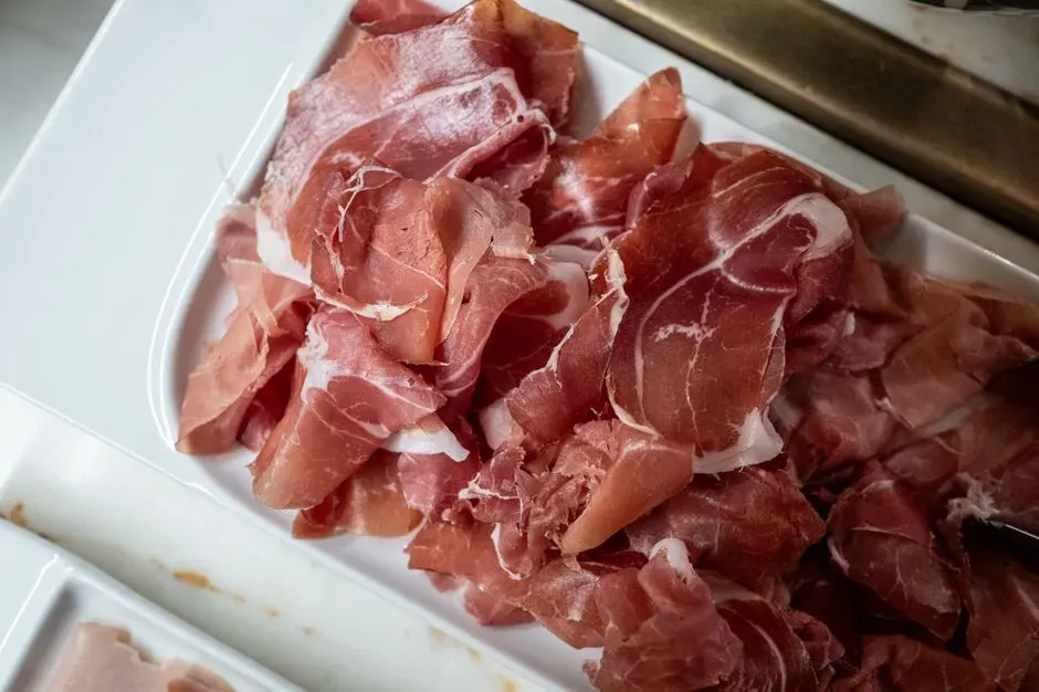8. Cold Cuts Left Out at the Deli Counter (Image Credits: Pexels)