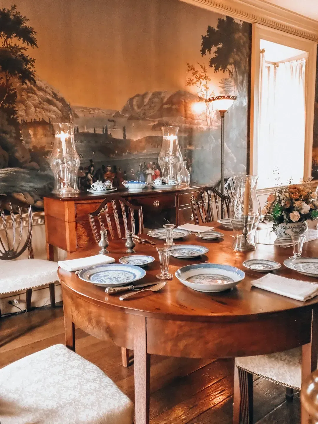 Dedicated dining rooms are returning too (Image Credits: Unsplash)