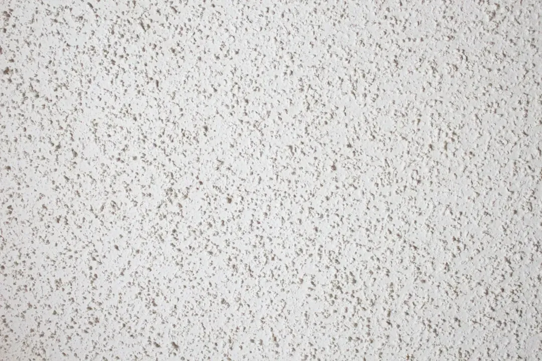 9. Popcorn Ceilings (Image Credits: Unsplash)