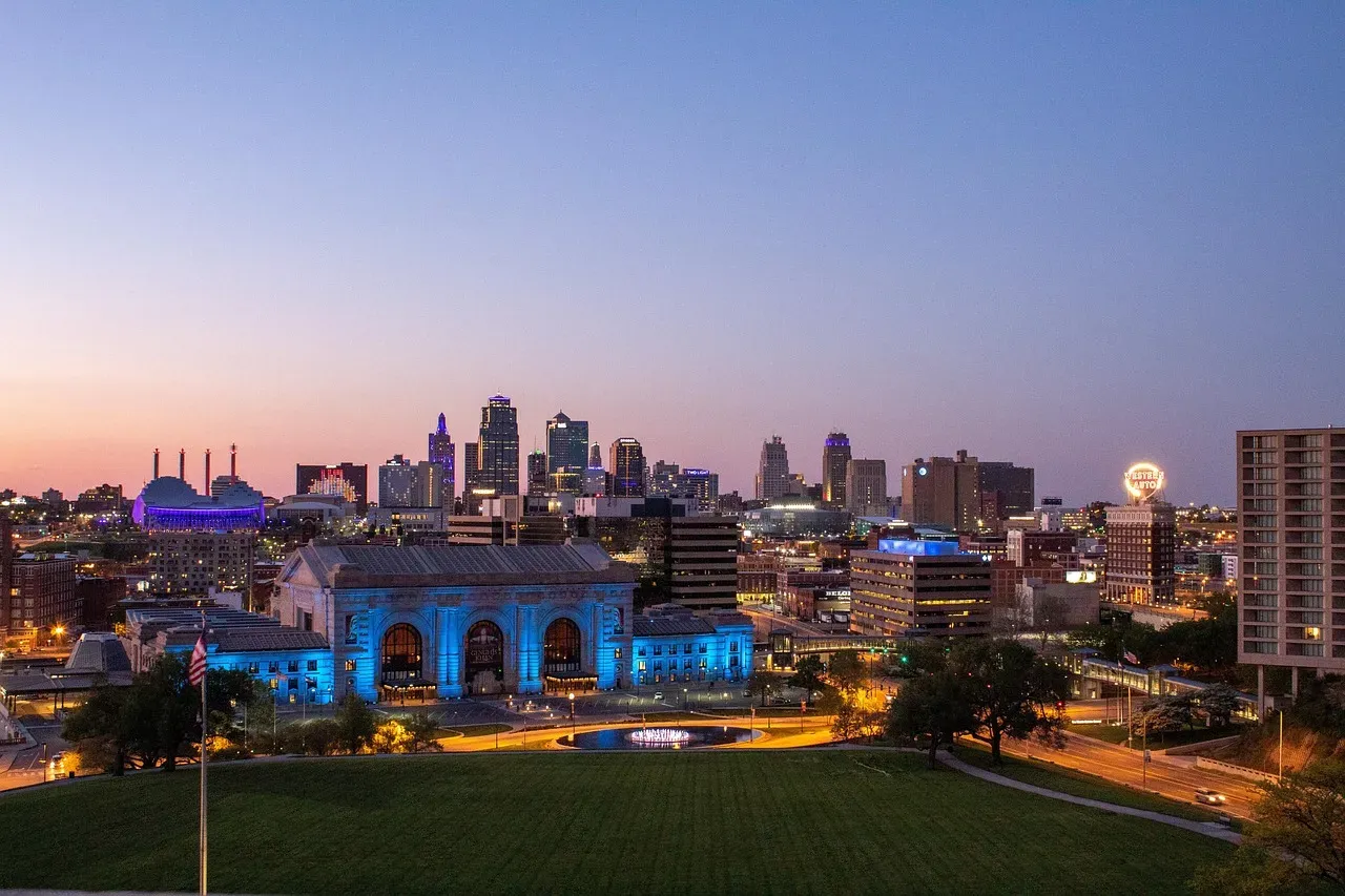 4. Kansas City, Missouri: A Midwest Contender With Room to Grow (Image Credits: Pixabay)