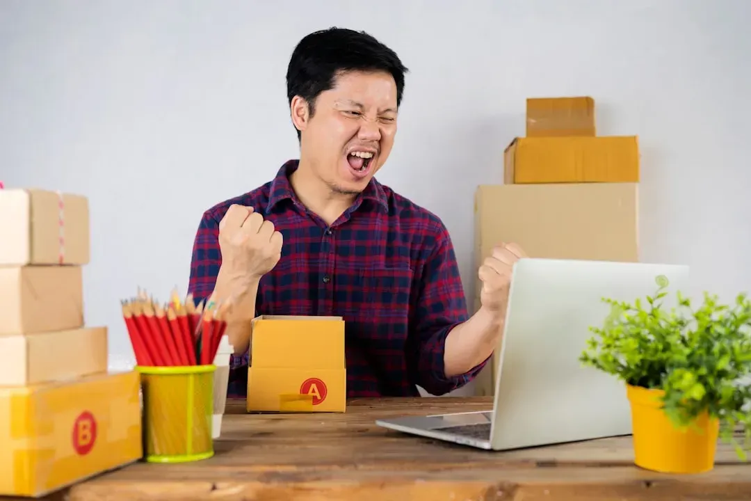 2. Dropshipping (The "Easy Money" Version) (Image Credits: Unsplash)
