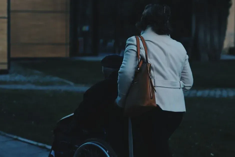 7. Taking on caregiving roles without ever discussing boundaries (Image Credits: Pexels)
