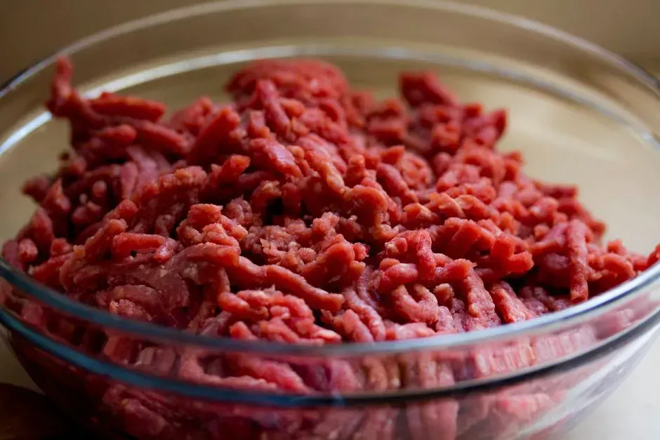 3. Ground meat past two days in the fridge (Image Credits: Pexels)