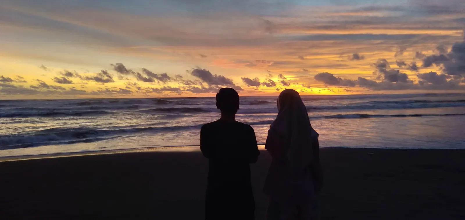 5. One new "love map" question a day (Image Credits: By Decha Aulia, <a href="https://commons.wikimedia.org/w/index.php?curid=76305389" target="_blank" rel="noopener">CC BY-SA 4.0</a>)