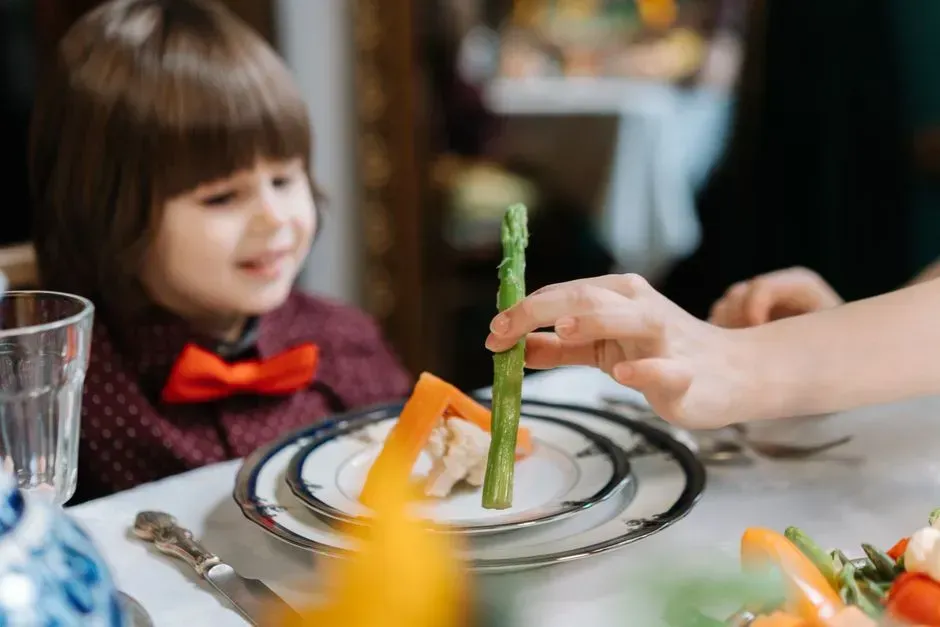 8. Reminding kids to say please and thank you in the moment (Image Credits: Pexels)