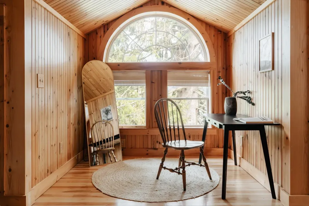 Carving out a real home office corner (Image Credits: Unsplash)