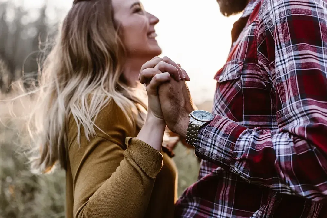 7. Skipping regular check-ins about how the relationship is actually going (Image Credits: Unsplash)