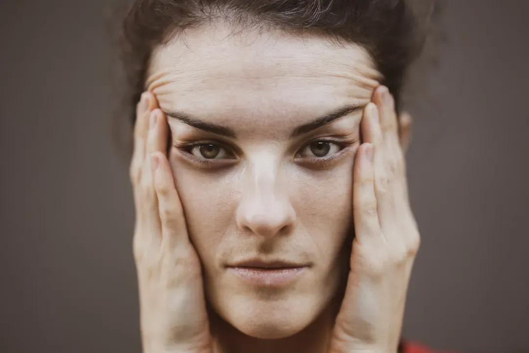 3. How You Hold Your Body Under Stress (Image Credits: Unsplash)