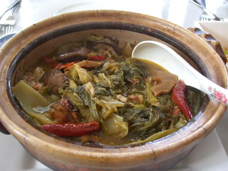 5. Reheating leftovers more than once (Aunty Shirley's Hot and Spicy Leftovers 菜尾, <a href="https://commons.wikimedia.org/w/index.php?curid=2438767" target="_blank" rel="noopener">CC BY-SA 2.0</a>)