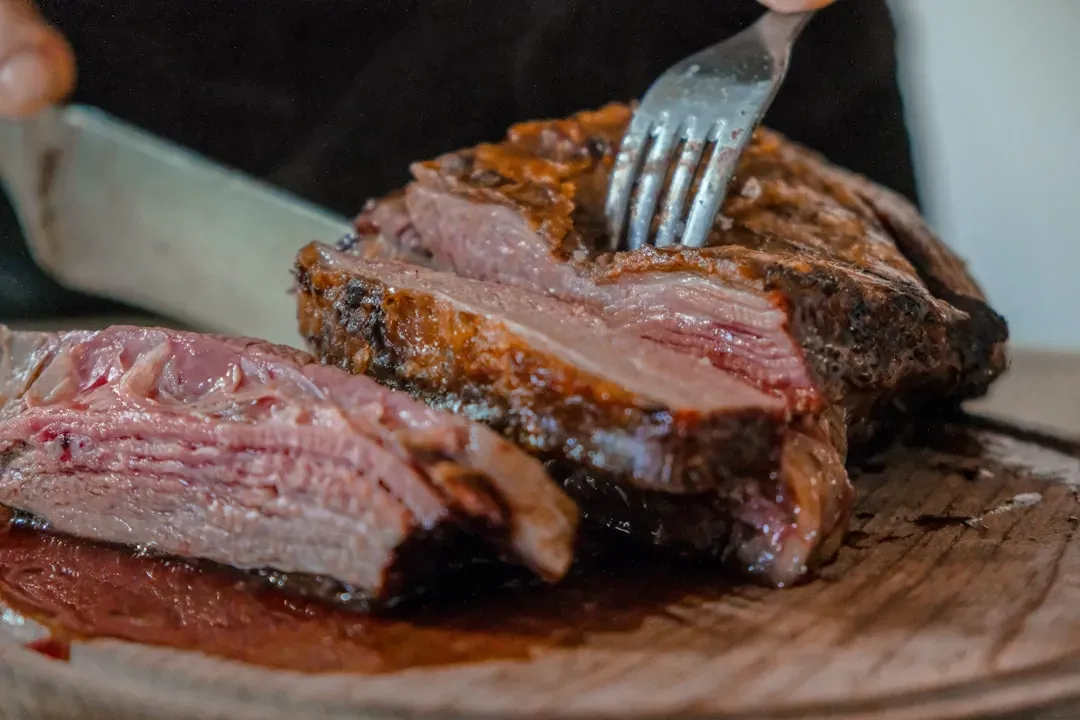 Not Resting Meat After Cooking (Image Credits: Unsplash)