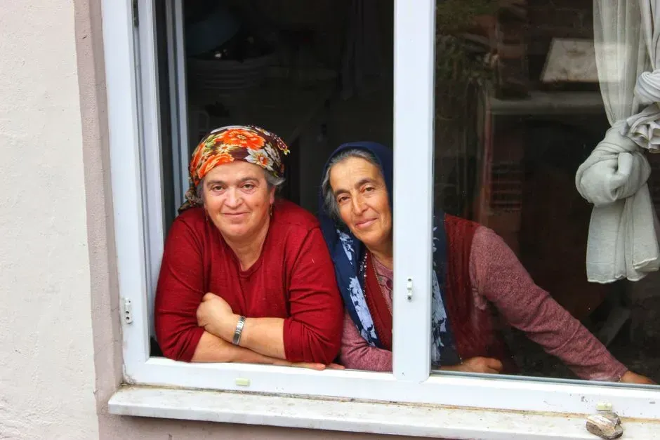 Neighbors became a daily part of life again (Image Credits: Pexels)