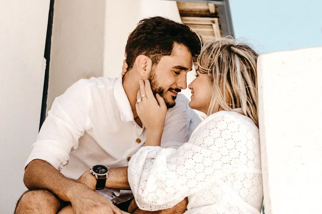 4. Waiting for a Partner to Read Your Mind (Image Credits: Unsplash)