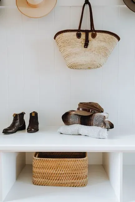 1. The oversized "catch-all" basket by the front door (Image Credits: Pexels)