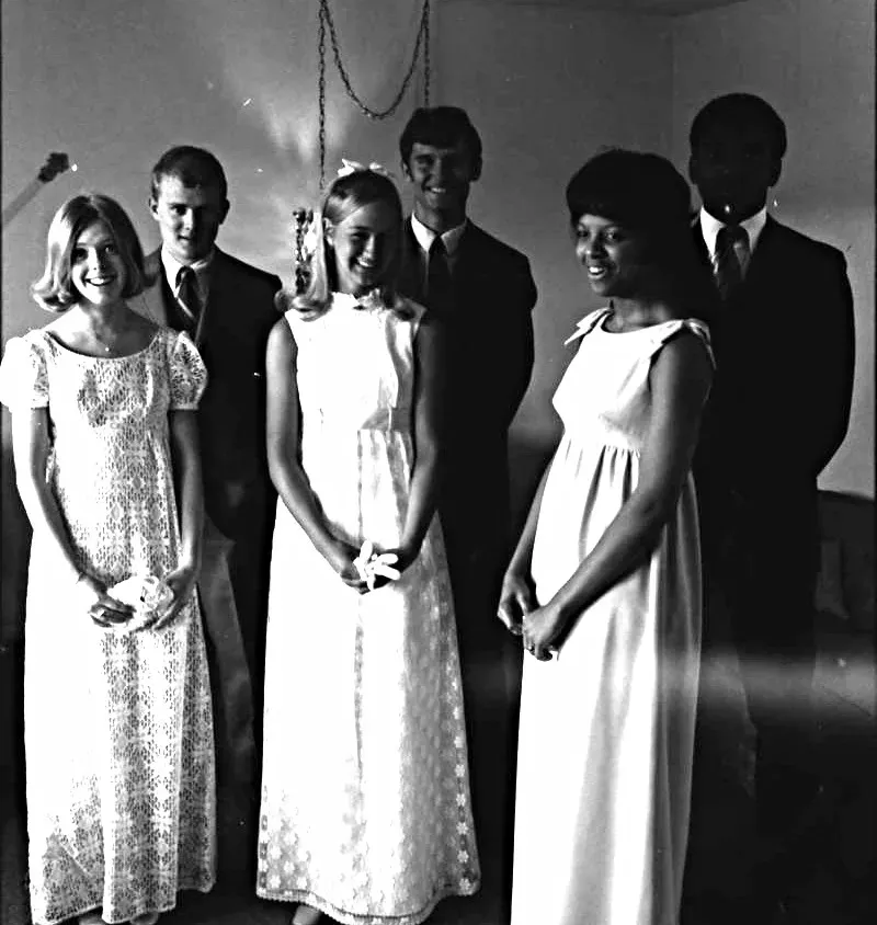 6. Slow dances at school events carried real significance (In Memoriam: Wystan, Flickr, <a href="https://creativecommons.org/licenses/by-sa/2.0/" target="_blank" rel="noopener">CC BY-SA 2.0</a>)