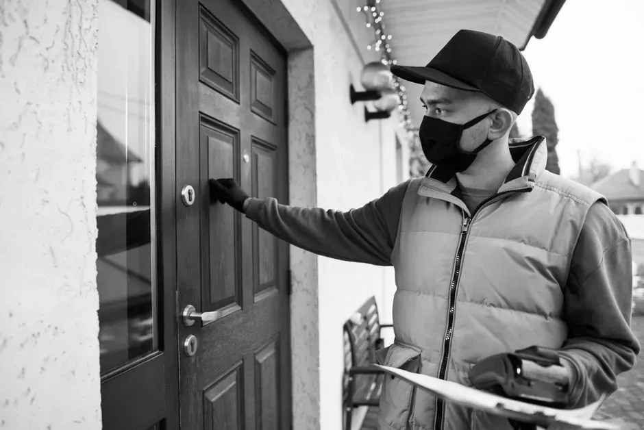 6. "Feel free to knock if you ever run out of something" (Image Credits: Pexels)