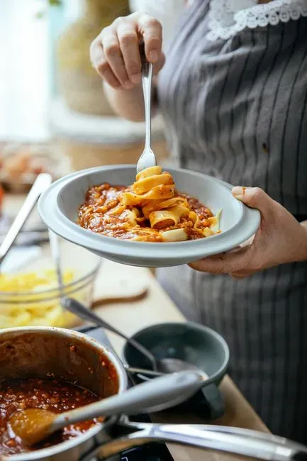 2. Pasta Ordered "Light" When Comfort Food Was the Real Want (Image Credits: Pexels)
