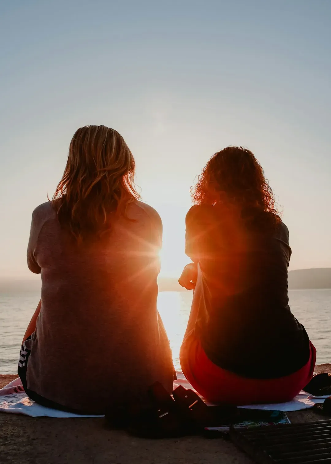 7. Reconnecting feels forced rather than natural (Image Credits: Unsplash)