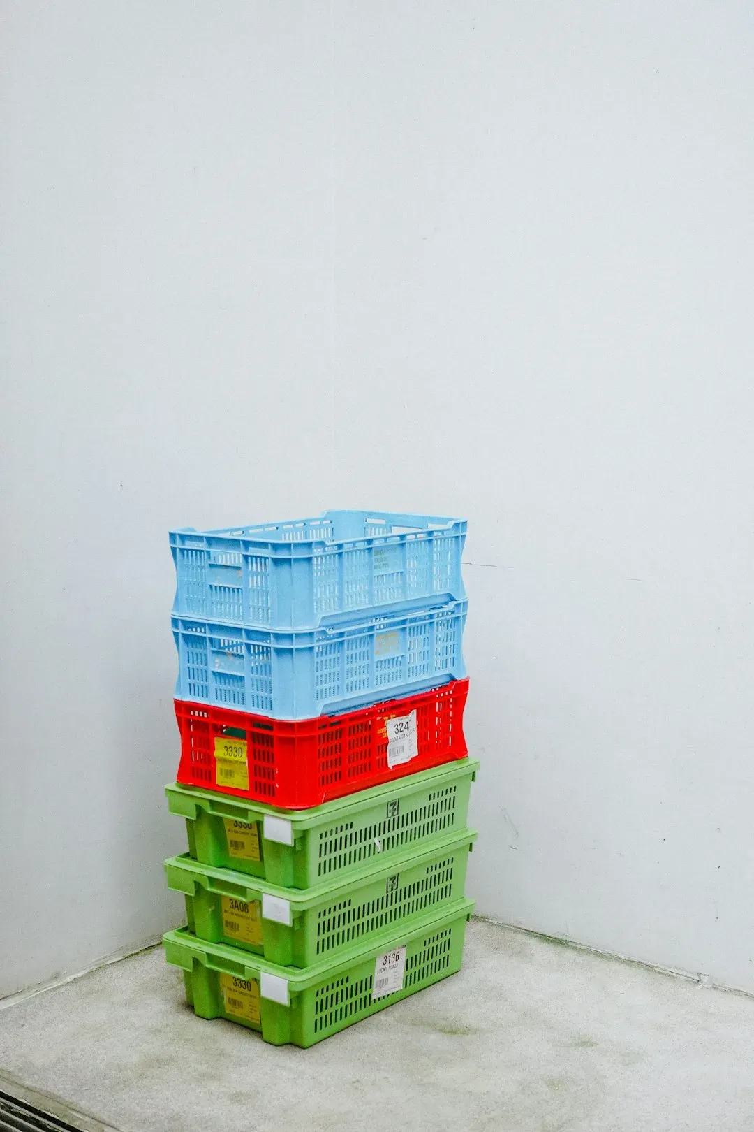 4. Overcrowding Storage Containers Until They Overflow (Image Credits: Unsplash)