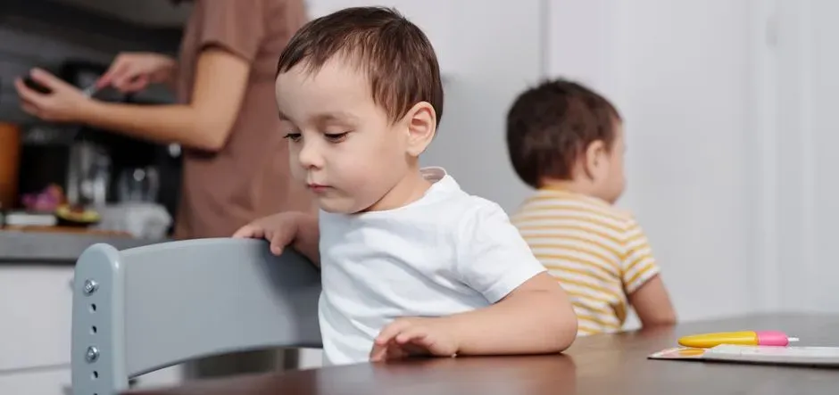 7. Leaving Young Children Unsupervised for Long Stretches (Image Credits: Pexels)