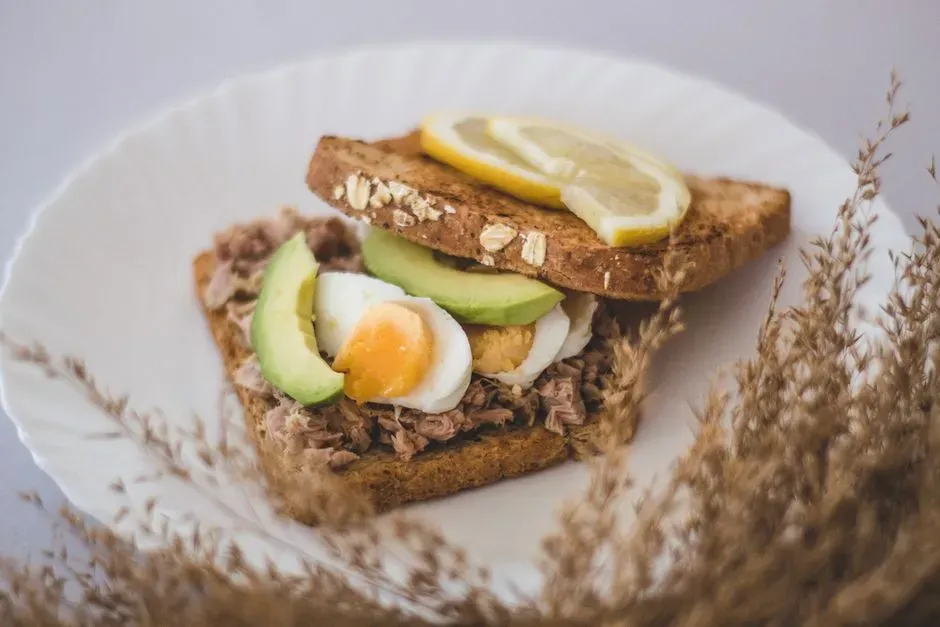 The Bottom Line on Your Lunch (Image Credits: Pexels)