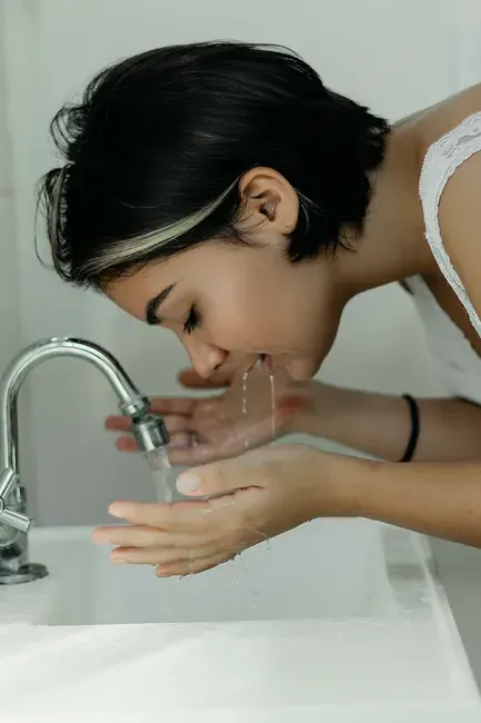 Not Washing Off Makeup Before Bed (Image Credits: Pexels)