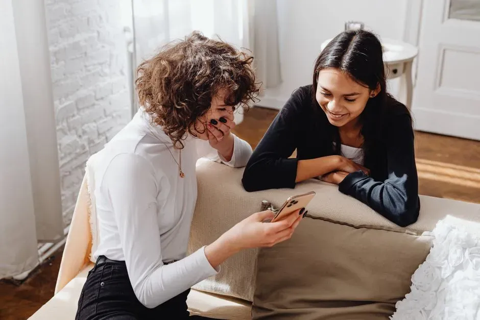 Oversharing on Public Social Media Feeds (Image Credits: Pexels)