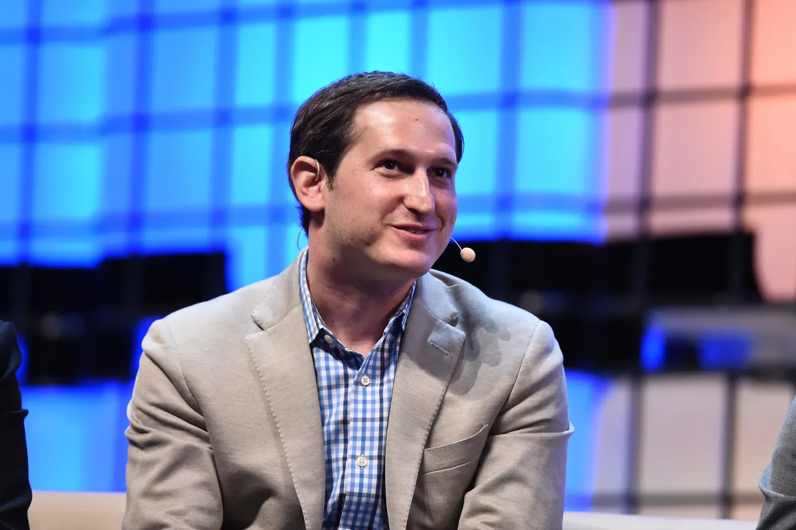 3. DraftKings (DKNG): The House Isn't Always Winning (Image Credits: SM5_7310, <a href="https://commons.wikimedia.org/w/index.php?curid=63933212" target="_blank" rel="noopener">CC BY 2.0</a>)
