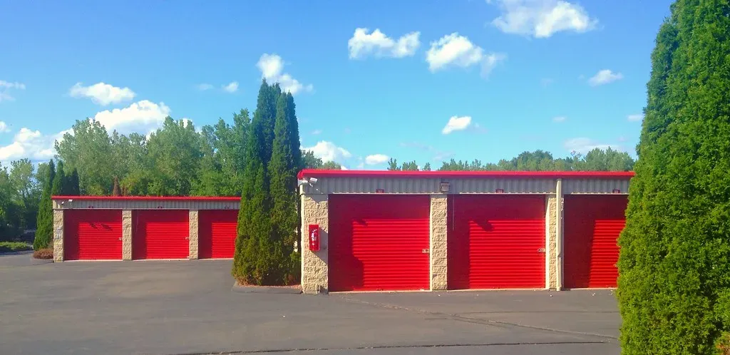 Storage Units: The Invisible Recurring Bill (JeepersMedia, Flickr, <a href="https://creativecommons.org/licenses/by/2.0/" target="_blank" rel="noopener">CC BY 2.0</a>)