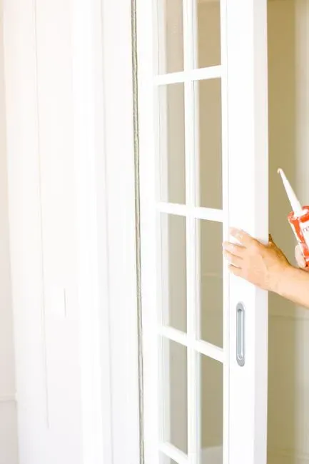 11. Worn caulking, weatherstripping, and exterior seals (Image Credits: Pexels)