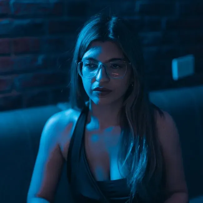 Screen Time, Blue Light, and "Tech Neck" (Image Credits: Pexels)