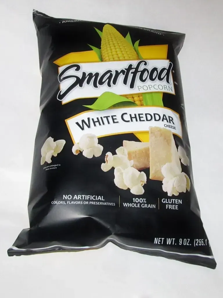 5. Smartfood White Cheddar Popcorn (Pest15, Flickr, <a href="https://creativecommons.org/licenses/by-sa/2.0/" target="_blank" rel="noopener">CC BY-SA 2.0</a>)