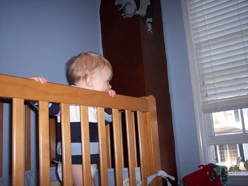 4. Placing the Crib in an Unsafe Spot (LizaWasHere, Flickr, <a href="https://creativecommons.org/licenses/by-sa/2.0/" target="_blank" rel="noopener">CC BY-SA 2.0</a>)