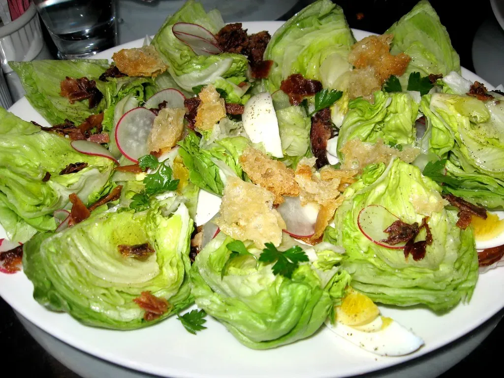 The Wedge Salad: A Quarter Head of Lettuce at a Premium Price (arnold | inuyaki, Flickr, <a href="https://creativecommons.org/licenses/by/2.0/" target="_blank" rel="noopener">CC BY 2.0</a>)