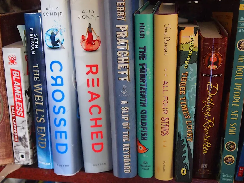 1. They Read Constantly and Intentionally (Pussreboots, Flickr, <a href="https://creativecommons.org/licenses/by/2.0/" target="_blank" rel="noopener">CC BY 2.0</a>)