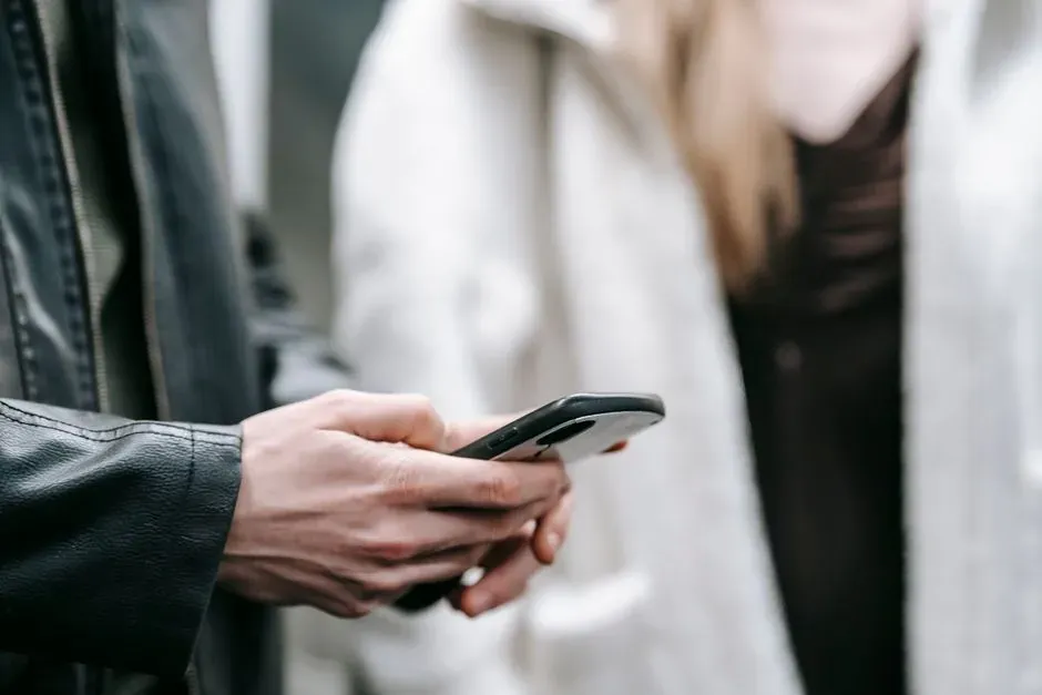 3. Using texting to avoid difficult conversations (Image Credits: Pexels)